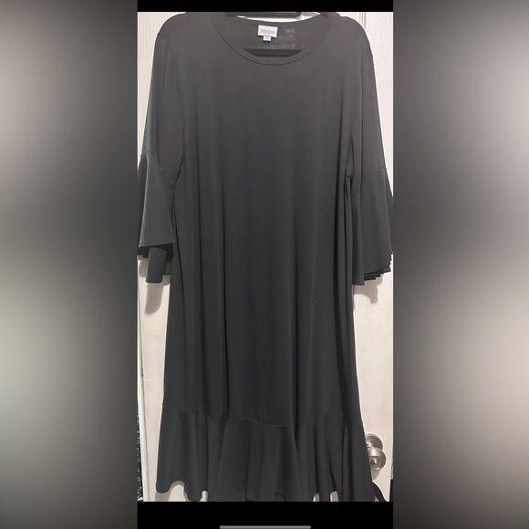 LuLaRoe Dresses & Skirts - Lularoe 2x black dress with bell sleeves and ruffled bottom